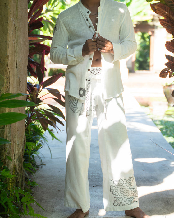 Handcrafted with attention to detail, Pants “The Spirit of Freedom”, Off White COTTON embody sustainable and eco-friendly fashion.