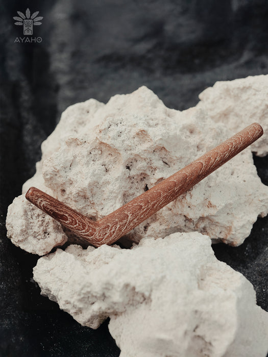 Unique texture of the Teakwood Rustic Whitewash Tepi, highlighting its handcrafted details and rustic finish.