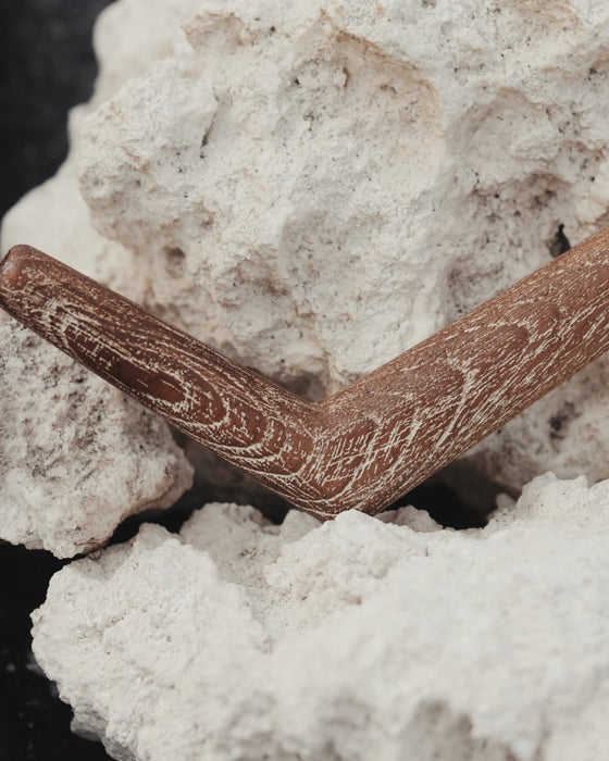 Natural patterns in the Teakwood Rustic Whitewash Tepi, making each piece uniquely beautiful.