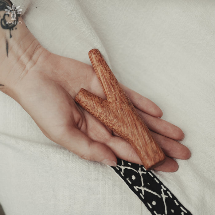 Hand-Carved Coconut Wood Kuripé