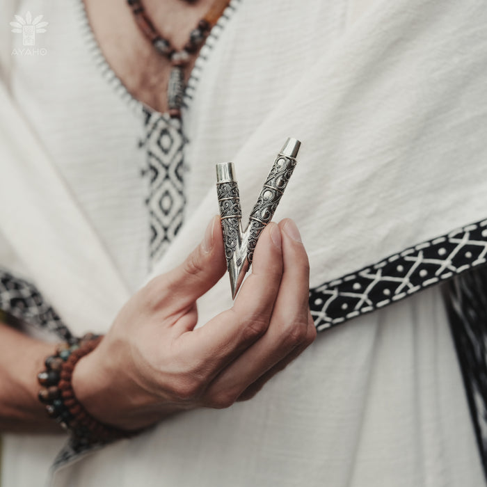 Ethnically patterned kuripe of silver