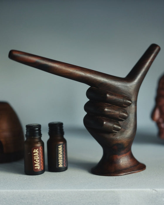 3D Hand-Shaped Tepi Kuripe