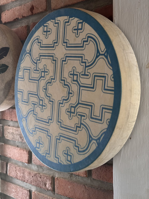 Authentic handmade shamanic drum 40 cm, ideal for rituals and ceremonies, promoting healing and deep meditation experiences.