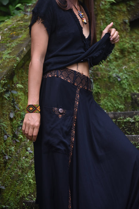 Made from soft rayon, Comfy Boho Pants Alladine, Brown Pattern RAYON ensure all-day comfort and ease.

