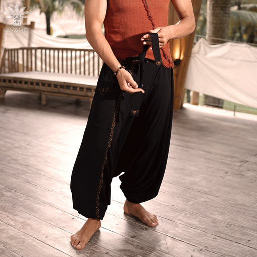 Experience ultimate comfort with Comfy Boho Pants Alladine, Brown Pattern RAYON, perfect for casual outings and relaxation.
