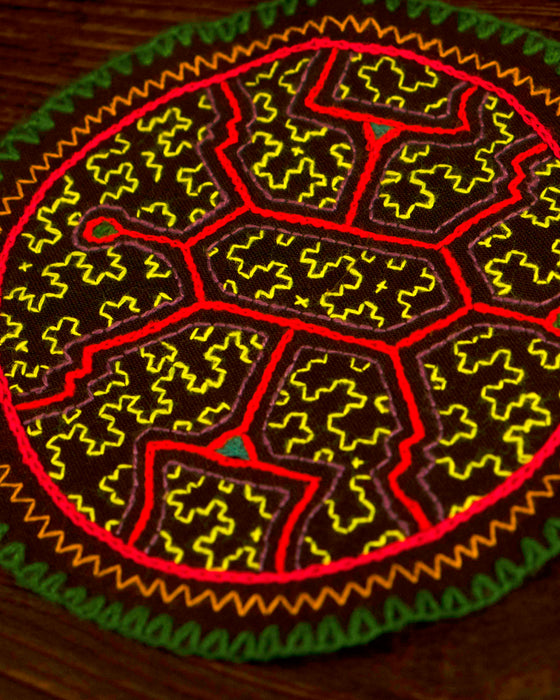 Hand-Embroidered Shipibo Altar Mat 16 cm