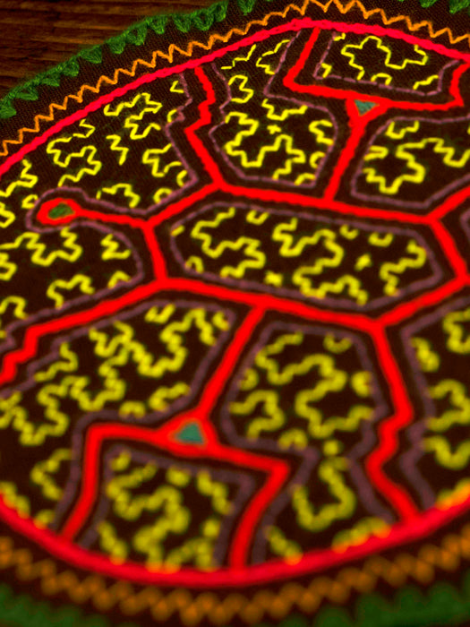 Hand-Embroidered Shipibo Altar Mat 16 cm