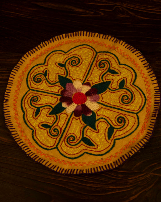Hand-Embroidered Shipibo Altar Mat 26 cm