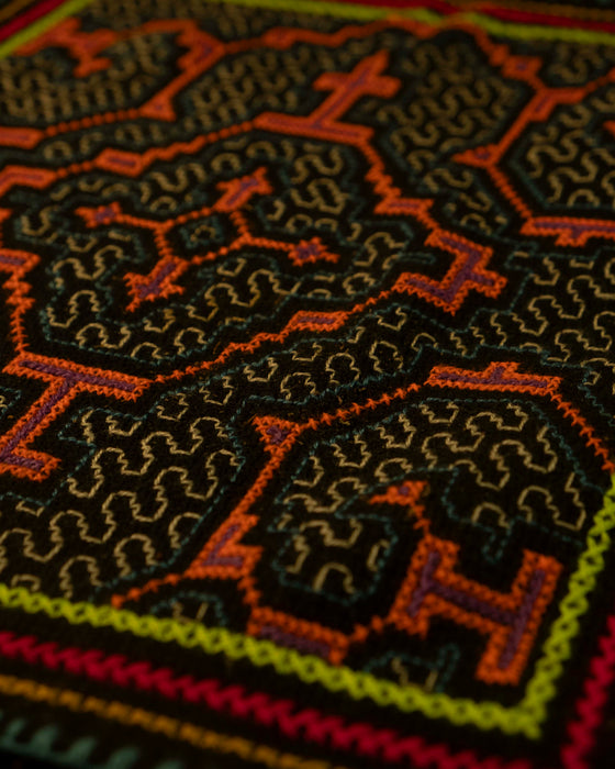 Hand-Embroidered Shipibo Altar Mat 34 cm