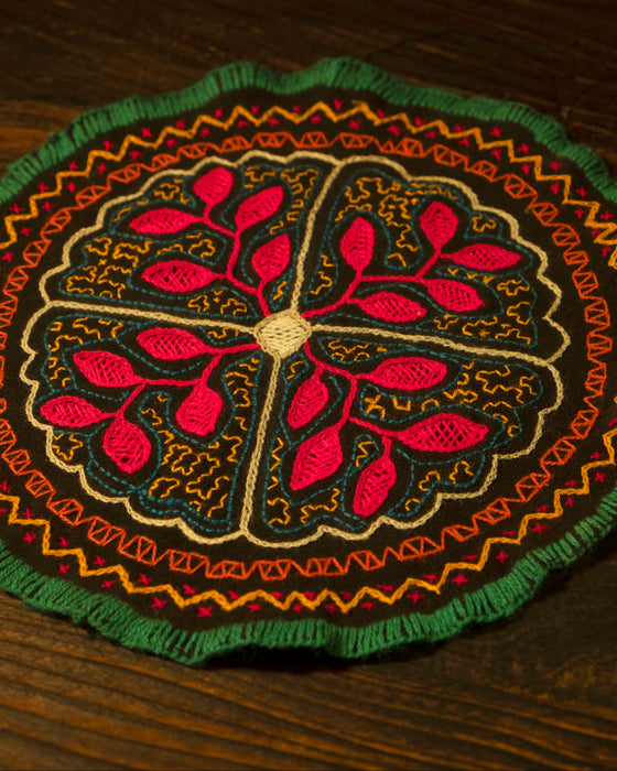 Hand-Embroidered Shipibo Altar Mat 21,5 cm