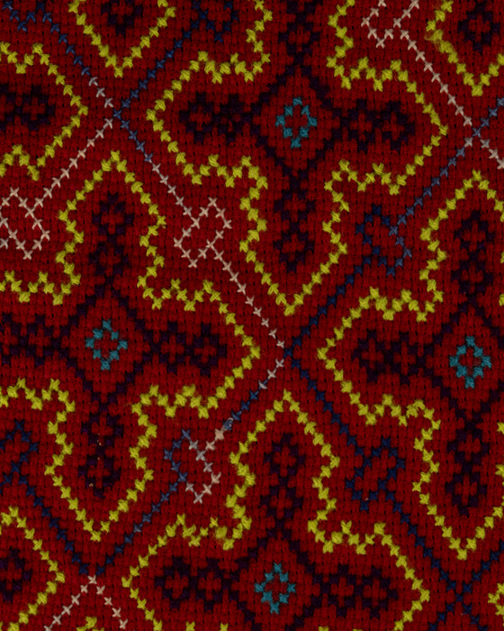 Hand-Embroidered Shipibo Altar Mat 46 cm