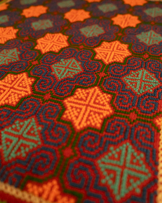 Hand-Embroidered Shipibo Altar Mat 44,5 cm