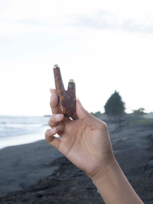 Mango Root Kuripe Pipe with Gold-Plated