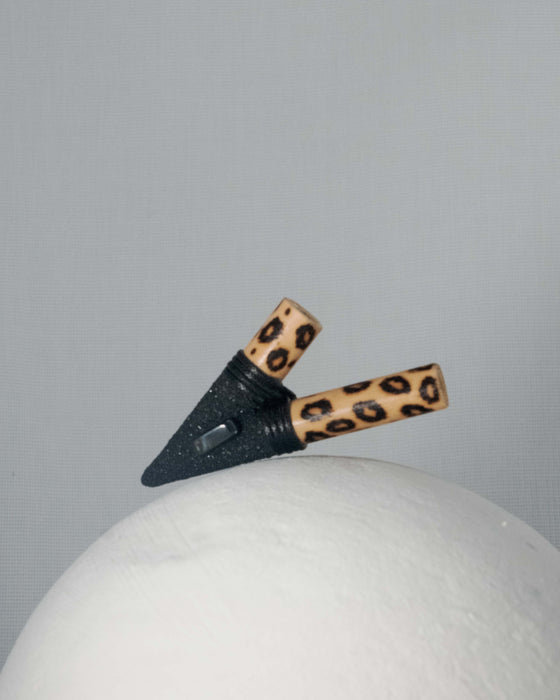 Bamboo wood kuripe with stone + spotted