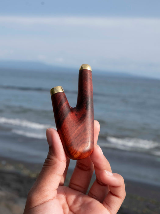 Mango Root Kuripe Pipe with Gold-Plated