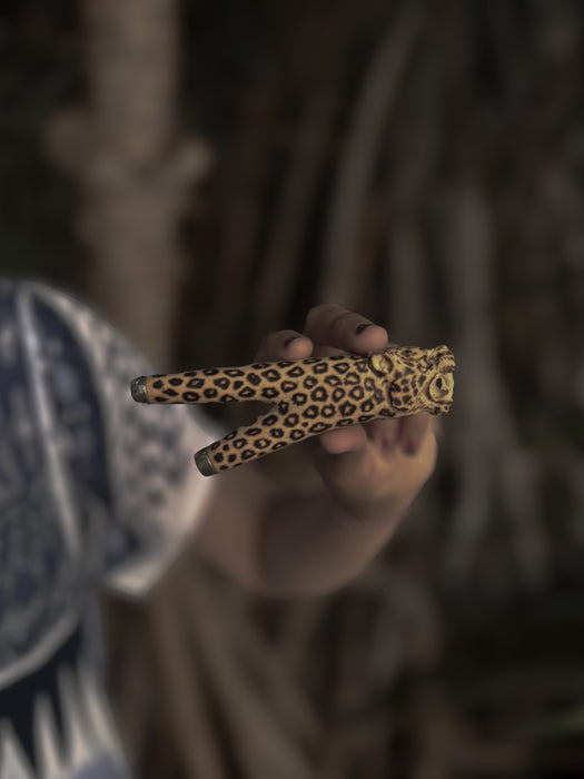 Shamanic kuripe pipe with a jaguar, perfect for Hape rituals, handmade.