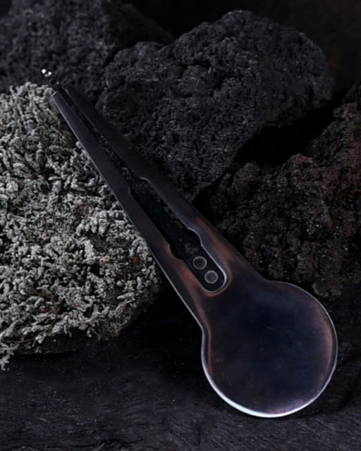 Experience the «Eva» Vargan: compact yet robust, offering rich mid-range tones and soothing vibrations. With a unique 2-in-1 tone system, it's perfect for both traditional playing and therapeutic sessions. Explore musical versatility and relaxation with this innovative instrument.