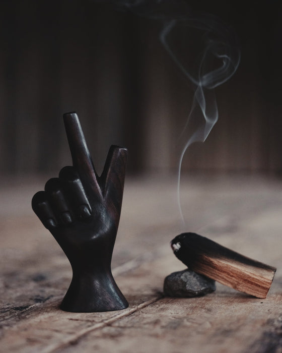 Hand-Shaped Kuripe Pipe 3D made from high-quality rosewood, showcasing exquisite craftsmanship and natural beauty.