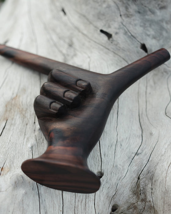 Rich finish of rosewood in the Hand-Shaped Tepi 3D, highlighting its natural beauty and elegance.