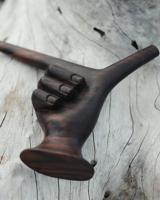 Rich finish of rosewood in the Hand-Shaped Tepi 3D, highlighting its natural beauty and elegance.