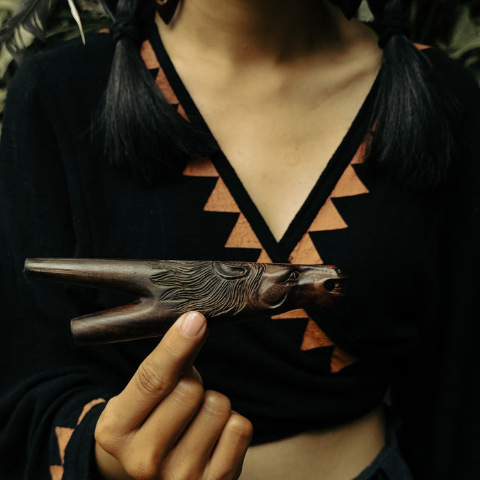 Hand-Carved Rosewood Kuripe Pipe – Horse Totem “Jawa”