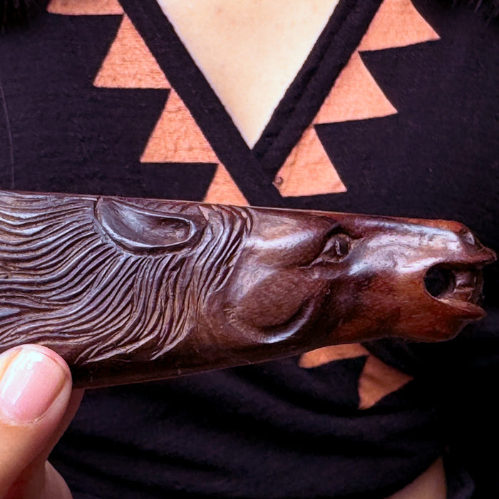 Hand-Carved Rosewood Kuripe Pipe – Horse Totem “Jawa”