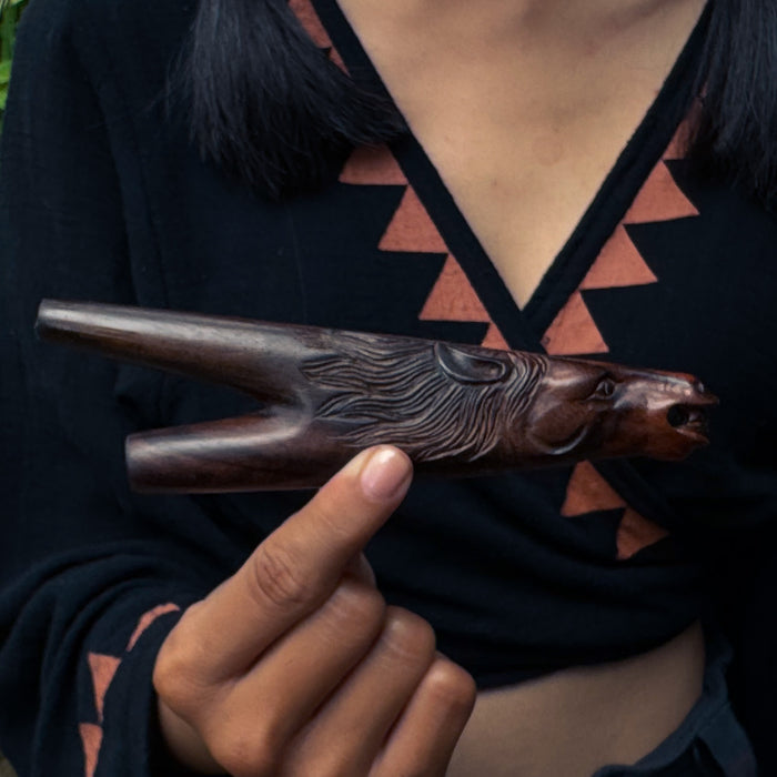 Hand-Carved Rosewood Kuripe Pipe – Horse Totem “Jawa”