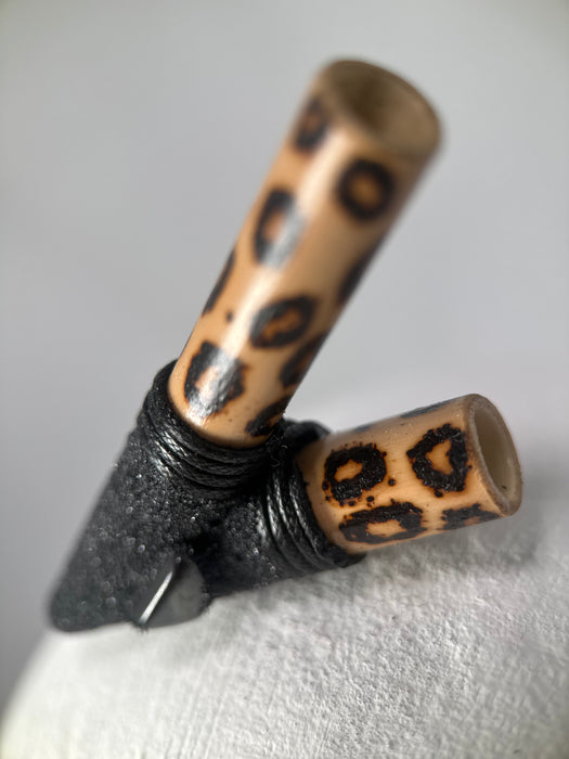 Bamboo wood kuripe with stone + spotted