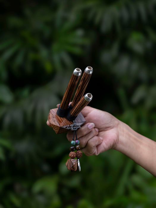 Double Coconut Wood Kuripe with Silver Cups
