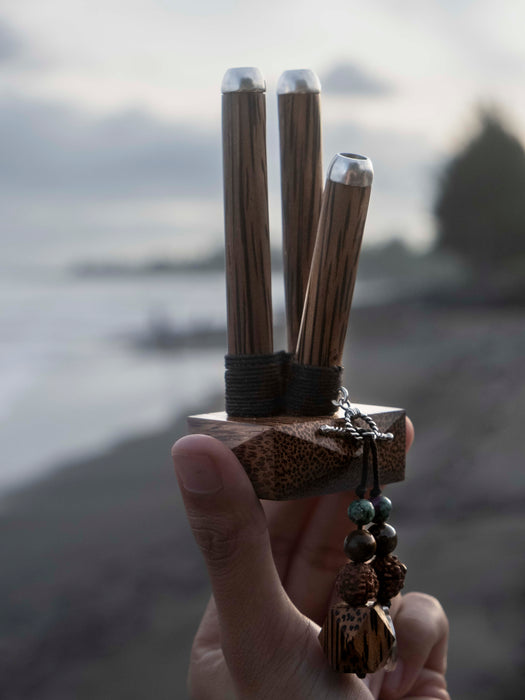 Double Coconut Wood Kuripe with Silver Cups