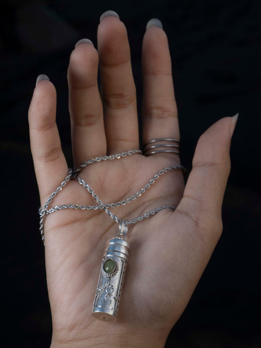 Silver Powder Bottle Amulet with Yumindzhu Stone