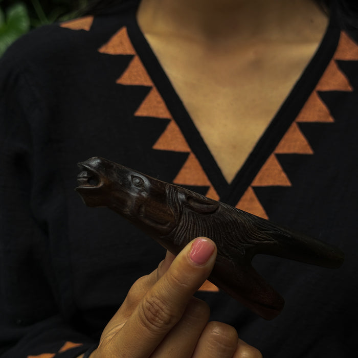 Hand-Carved Rosewood Kuripe Pipe – Horse Totem “Jawa”