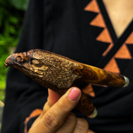 Experience the ancient magic of shamanic wisdom with our Eagle Sujitra "Totem Power" Kuripe pipe. Crafted from elite rosewood and adorned with the protective symbology of the eagle totem, it amplifies your intent in Hape ceremonies, offering inner growth and spiritual protection.