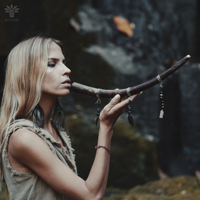 Mango Wood Tepi, with Silver Cups, connects you to ancient traditions, enhancing your spiritual journey and practices.


