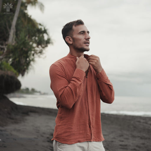 Men's and unisex boho clothing from Shaman Clothing, made of natural cotton. The collection includes tribal and Shipibo-inspired clothing, perfect for yoga and everyday wear.