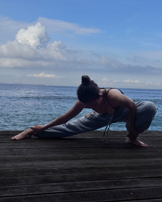 Hand-Painted Cotton Training Pants – Unisex Yoga & Travel Pants with Pockets – Artistic Taichi Loungewear