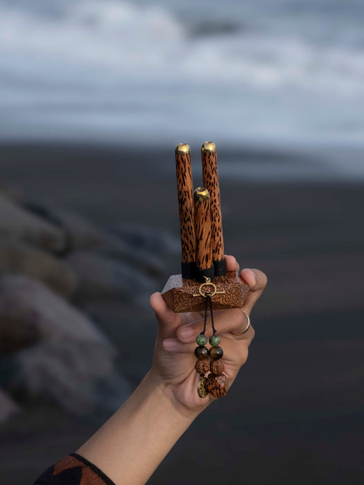 Kuripe double coconut wood