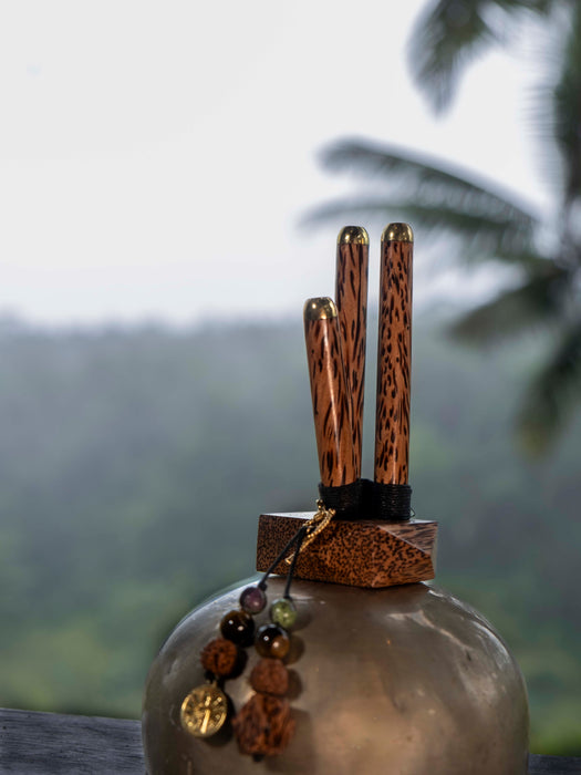 Kuripe double coconut wood