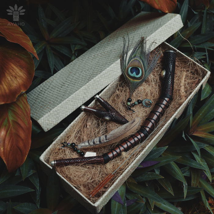 A thoughtful gift, the Elite Rosewood Set Tepi Kuripe Pipe is ideal for spiritual seekers and enthusiasts of herbal medicine.
