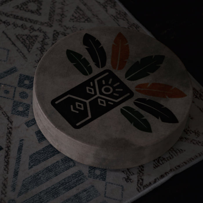Ideal for rituals, this shaman tambourine with 30 cm printing creates enchanting sounds that elevate your experience.