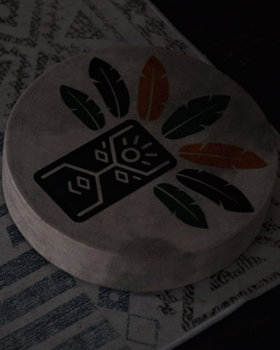 Ideal for rituals, this shaman tambourine with 30 cm printing creates enchanting sounds that elevate your experience.