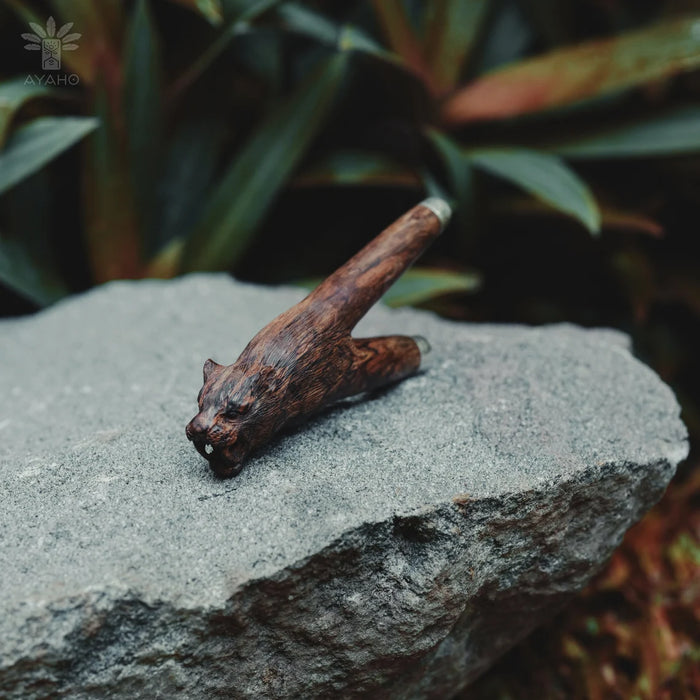 Jaguar Kuripe Pipe: Rosewood Hape Snuff Applicator