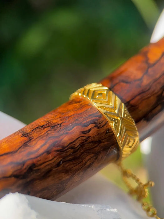 Tepi Mango Root Hapé Applicator with 22k Gold Bronze