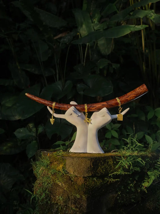 Tepi Mango Root Hapé Applicator with 22k Gold Bronze