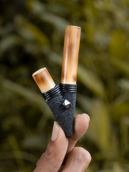 Bamboo wood Kuripe with lava and stone