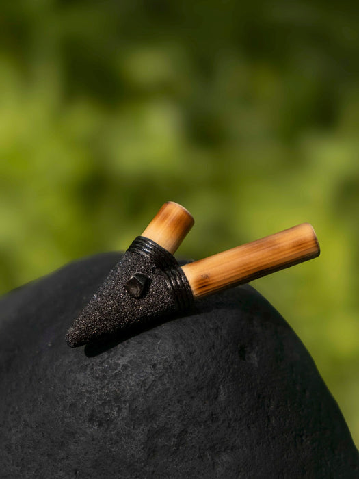 Bamboo wood Kuripe with lava and stone