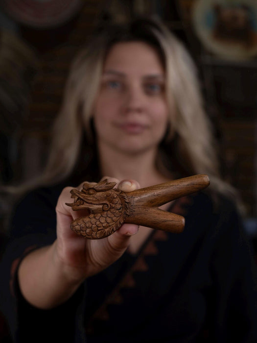 Dragon Teak Wood Kuripe Pipe