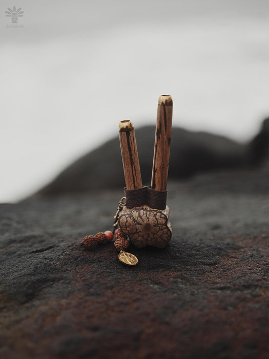 BANIAN wood Kuripe with bronze cups