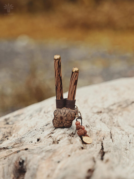 BANIAN wood Kuripe with bronze cups