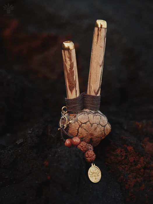 BANIAN wood Kuripe with bronze cups